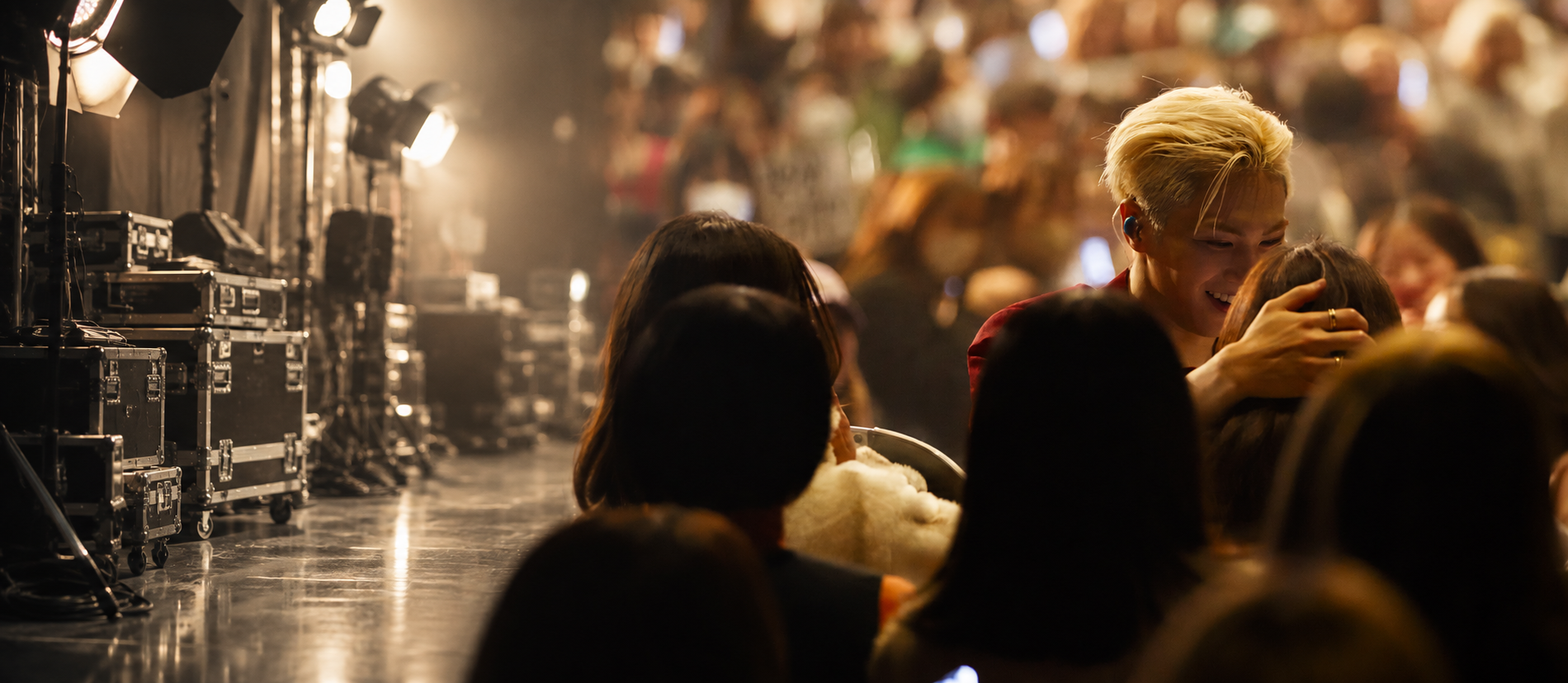 WONIJIN production set and artist meeting fans